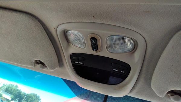 2005 Dodge Ram 1500 Center Overhead Console Oem Dome Light Map Lamp Cubby — photo 3