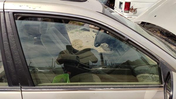 2000-2001 Nissan Maxima Passenger Right Front Side Window Door Glass Oem — photo 2