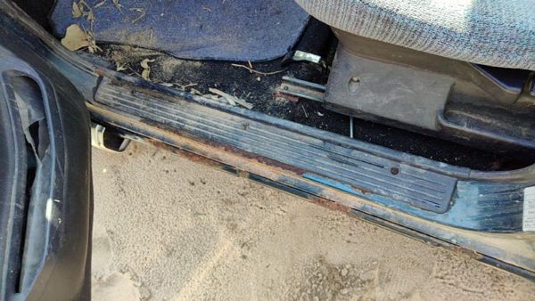 1996-1998 Suzuki Sidekick Driver Left Lower Kick Trim Panel Oem Side Sill Step — photo 1