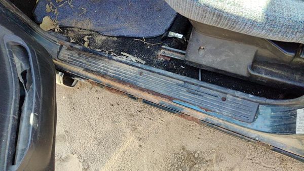 1996-1998 Suzuki Sidekick Driver Left Lower Kick Trim Panel Oem Side Sill Step — photo 2