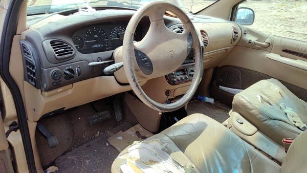 2000 Chrysler Town — vehicle photo 4