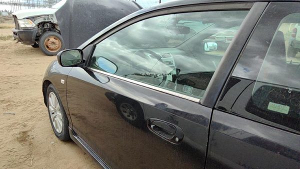 2004 Honda Civic Front Door LH Black Nbp — photo 5