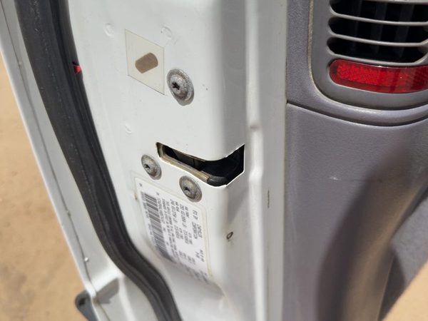 96-99 Town & Country Driver Left Front Door Latch With Rods/Cables 4717311 — photo 2