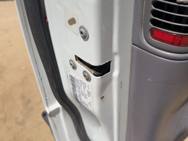 96-99 Town & Country Driver Left Front Door Latch With Rods/Cables 4717311 — photo 4
