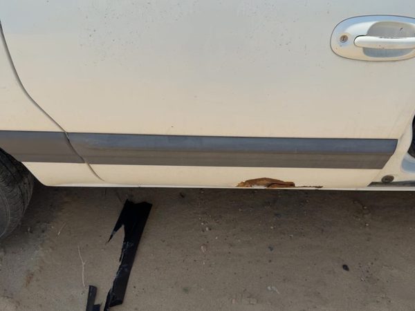 1999 Chrysler Town & Country Passenger Right Rear Moulding From Door Oem Back — photo 1