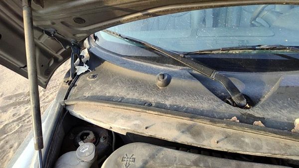 06-11 Chevy Hhr Windshield Wiper Cowl Vent Trim Panel Oem Cover — photo 3