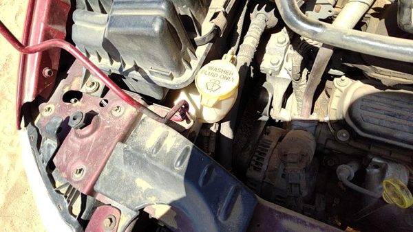 04-07 Town Country Windshield Washer Fluid Reservoir With Pump Oem Wiper Tank — photo 3