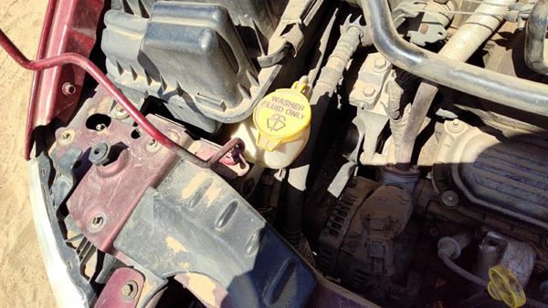 04-07 Town Country Windshield Washer Fluid Reservoir With Pump Oem Wiper Tank — photo 1