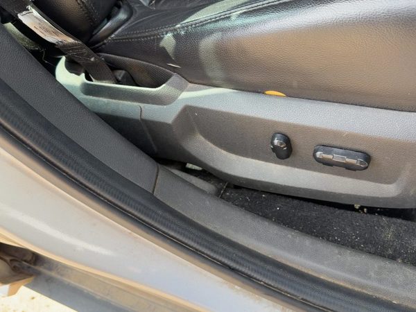 07 Fivehundred Passenger Right Side Power Seat Switch With Trim Panel Black Hw — photo 4