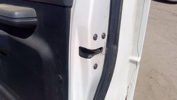 92-95 Ford Van E150 Passenger Right Front Door Latch With Rods/Cables Assembly — photo 5