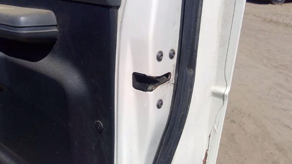 92-95 Ford Van E150 Passenger Right Front Door Latch With Rods/Cables Assembly — photo 4