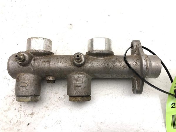 1970-1971 Nissan Datsun 240Z Brake Master Cylinder Oem Original 46010E4602 — photo 1