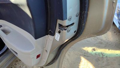 2005-2010 Chrysler 300 Passenger Right Rear Door Latch With Rods/Cables Oem Back