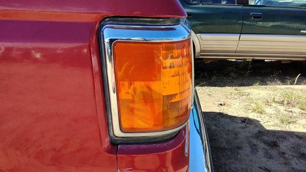 1991 Ford F150 Fog/mark/park/turn Light/lamp RH — photo 2