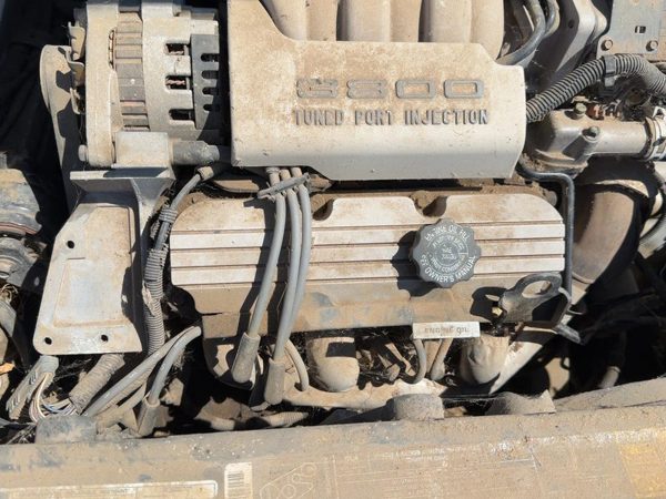 1992-1995 Olds Eighty Eight Valve Cover Oem 3.8L — photo 1