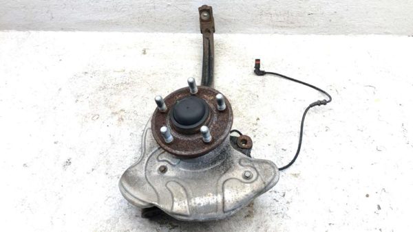 05-11 Chrysler 300 Driver Left Front Spindle Steering Knuckle With Wheel Hub Rwd — photo 1