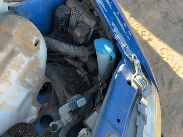 04-08 Aveo Windshield Washer Fluid Reservoir With Pump Oem Wiper Tank Hatchback — photo 3