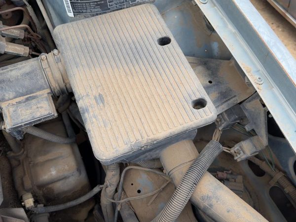 86-88 Olds 88 Complete Air Intake Cleaner Filter Box Housing With Tube Oem 3.8L — photo 4