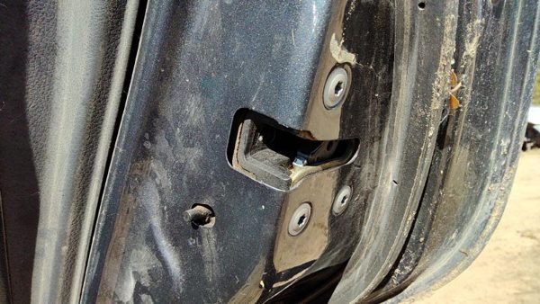 07-12 Nissan Altima Passenger Right Rear Door Latch With Rods/Cables Back 4 Door — photo 2