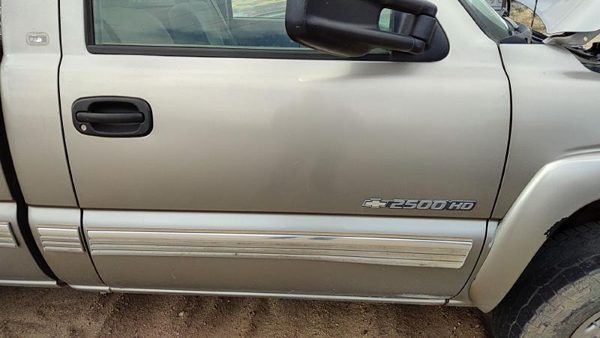 2002 Chevy Silverado 2500 Front Door RH Pewter 11U — photo 3