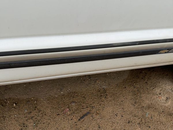 98-01 Chevy S10 Blazer Passenger Right Front Moulding From Door Oem Trim Strip — photo 4