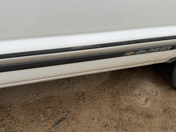 98-01 Chevy S10 Blazer Passenger Right Front Moulding From Door Oem Trim Strip — photo 6