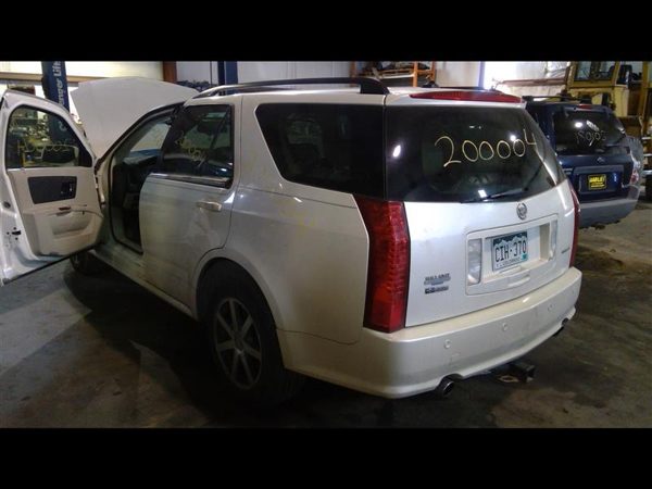 2004 Cadillac SRX — vehicle photo 7