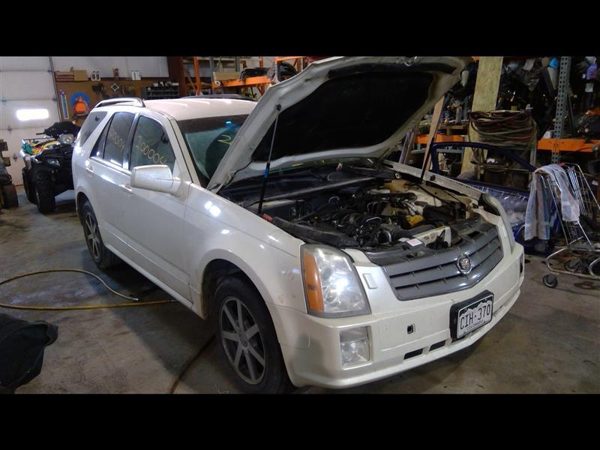 2004 Cadillac SRX — vehicle photo 1