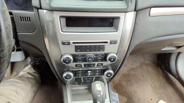 2010-2011 Ford Fusion Trim Bezel Around Radio Surround Dash Panel Oem Black Dw — photo 1
