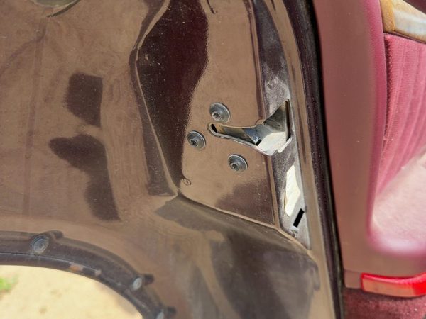 1994 Olds Eighty Eight Driver Left Rear Door Latch With Rods/Cables Oem Back — photo 4