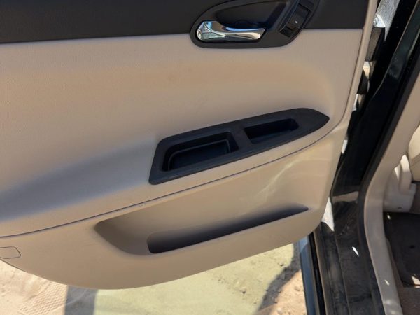 09-11 Impala Driver Left Rear Door Trim Panel With Switches Back Neutral 522 — photo 5
