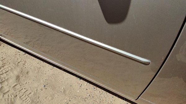 03-07 Cts Passenger Right Front Moulding From Door Oem Trim Strip Sand Storm 61U — photo 2