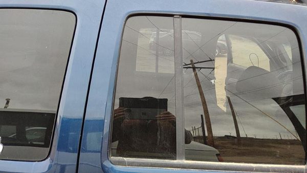 02-07 Jeep Liberty Passenger Right Rear Vent Window Back Door Glass With Frame — photo 2