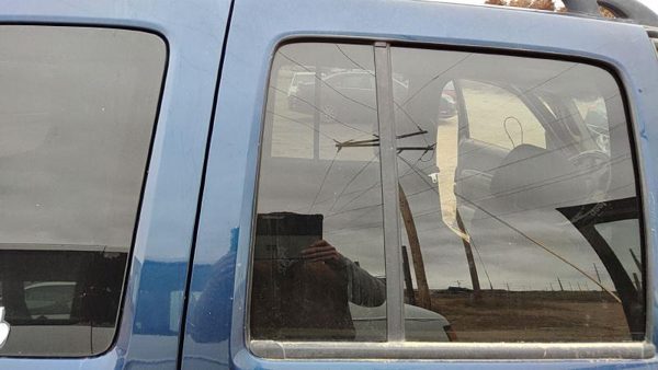 02-07 Jeep Liberty Passenger Right Rear Vent Window Back Door Glass With Frame — photo 3