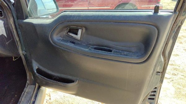 96 97 Suzuki Sidekick Passenger Right Front Door Trim Panel With Switches Gray — photo 2
