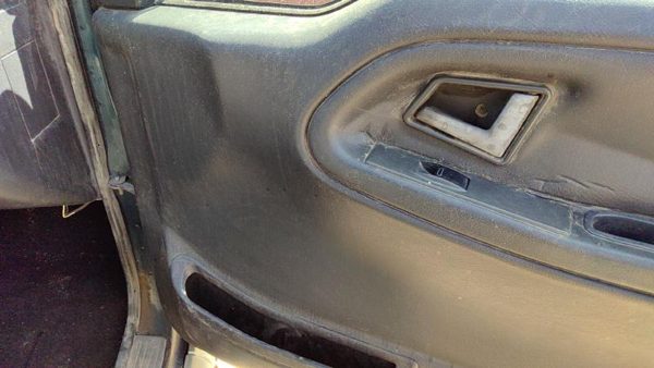 96 97 Suzuki Sidekick Passenger Right Front Door Trim Panel With Switches Gray — photo 6