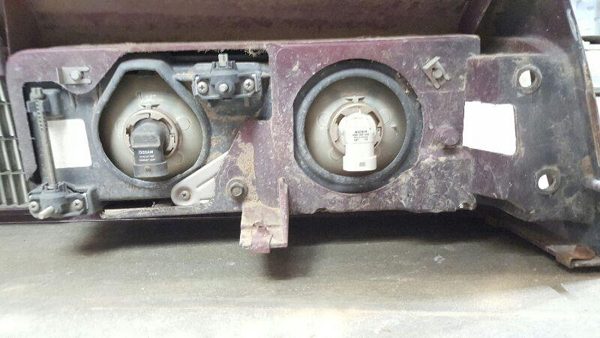 1989 Chevy Celebrity Headlamp Assembly RH Bb Hole — photo 2