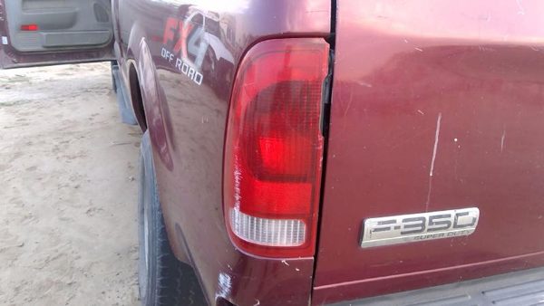 2006 Ford F350 Sd Pickup Tail Light Assembly LH Super Duty Broke — photo 2