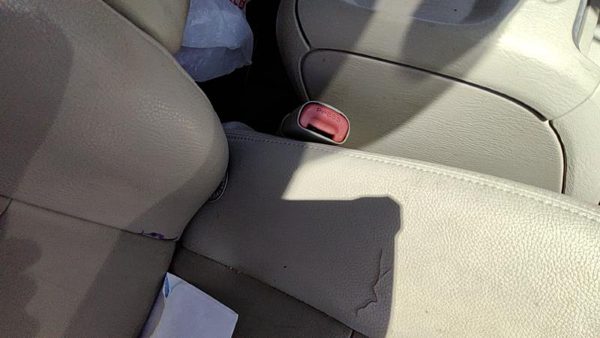 05-07 Town Country Passenger Right Front Seat Belt Buckle Receiver Oem Khaki J1 — photo 2