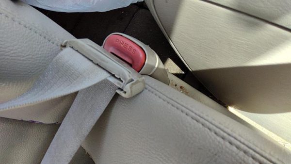 05-07 Town Country Passenger Right Front Seat Belt Buckle Receiver Oem Khaki J1 — photo 3