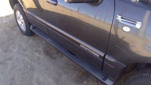 2007 Mercury Mountaineer Front Door RH Charcoal G5 — photo 3
