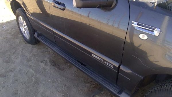 2007 Mercury Mountaineer Front Door RH Charcoal G5 — photo 2