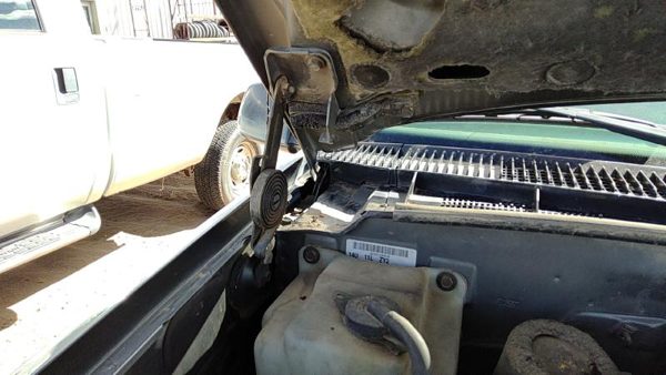 1999 Chevy Suburban Passenger Right Hood Hinge Assembly Oem Pewter 11L — photo 2