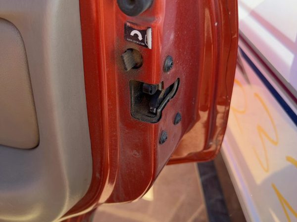 2001-2007 Ford Escape Passenger Right Rear Door Latch With Rods/Cables Oem Back — photo 1