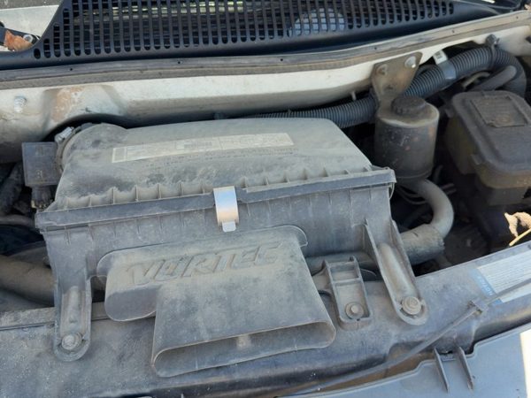 96-00 Express 2500 Complete Air Intake Cleaner Filter Box Housing With Tube 5.7L — photo 5