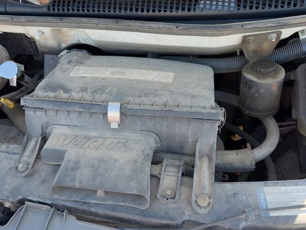 96-00 Express 2500 Complete Air Intake Cleaner Filter Box Housing With Tube 5.7L — photo 6