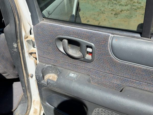 98-03 S10 Blazer Passenger Rear Door Trim Panel With Switches Back Graphite 12H — photo 4