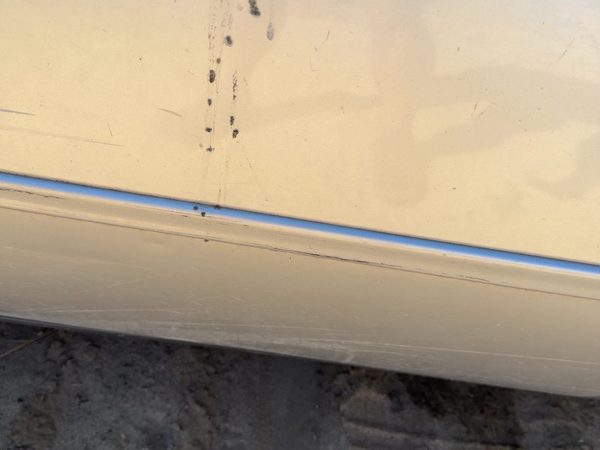 2005 Cadillac Deville Rear Door Moulding RH Platinum 67U — photo 5