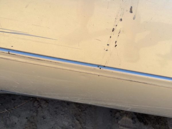 2005 Cadillac Deville Rear Door Moulding RH Platinum 67U — photo 6
