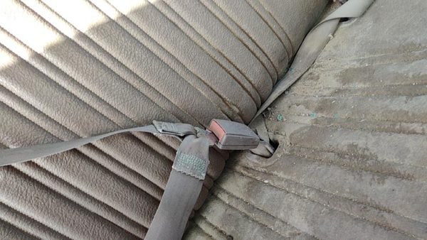 88-94 Chevy Silverado 1500 Passenger Right Front Seat Belt Buckle Receiver Tan — photo 5